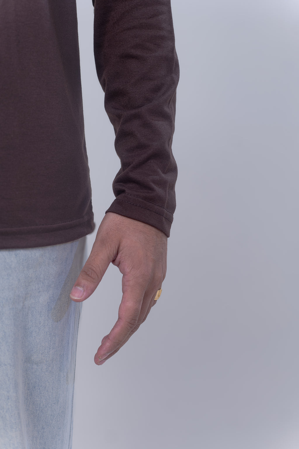 BASIC FULL SLEEVES T-SHIRT