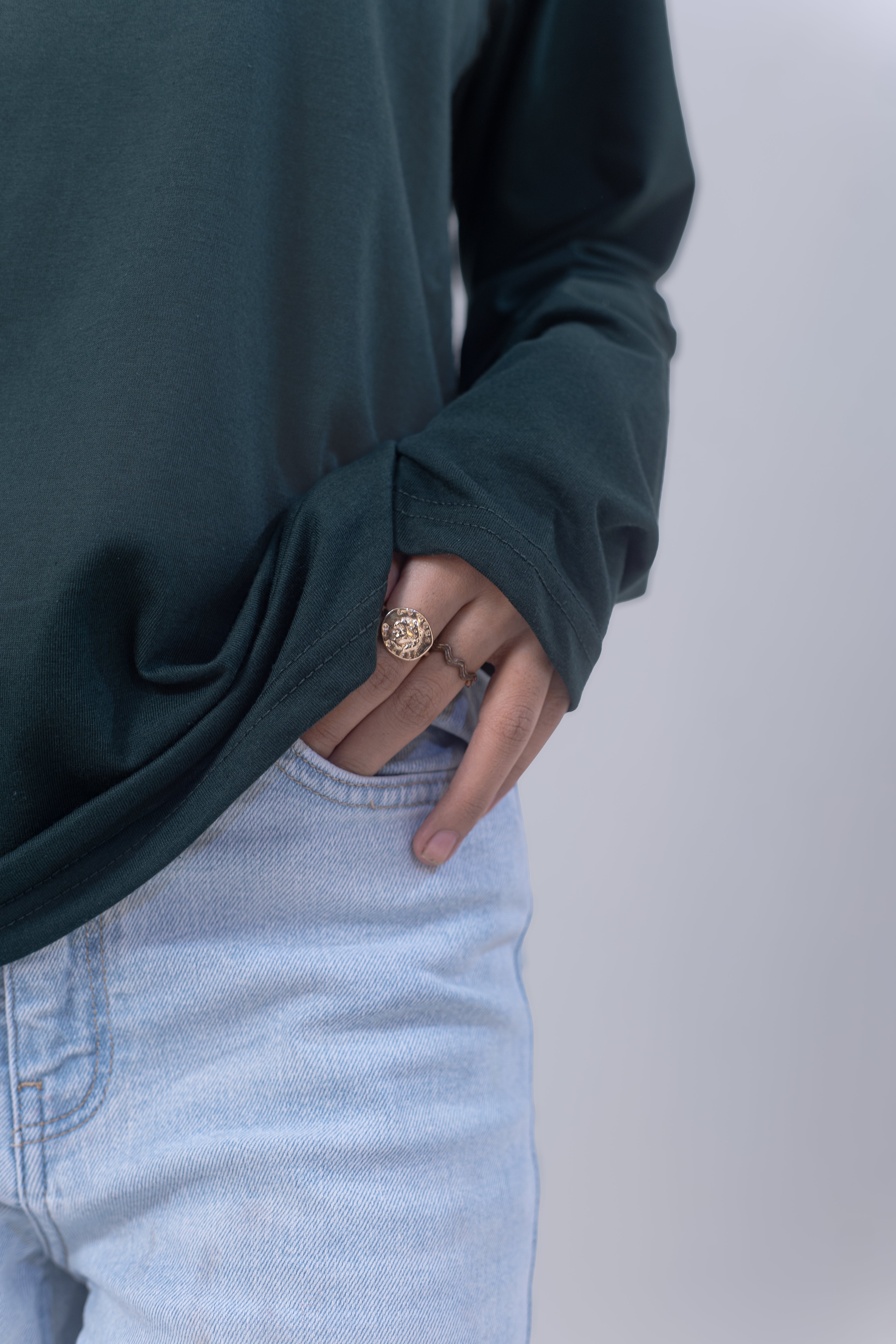 BASIC FULL SLEEVES T-SHIRT