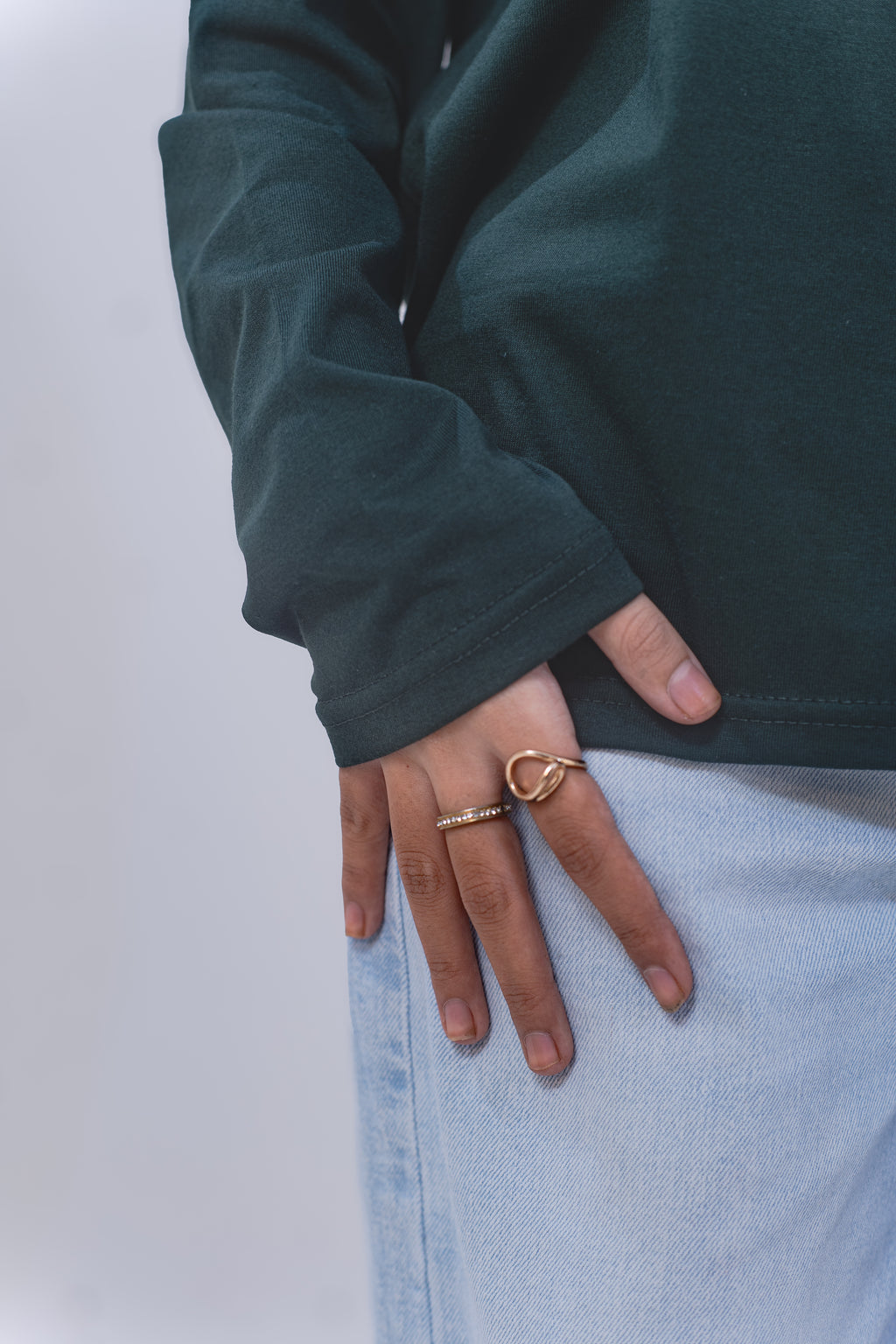 BASIC FULL SLEEVES T-SHIRT
