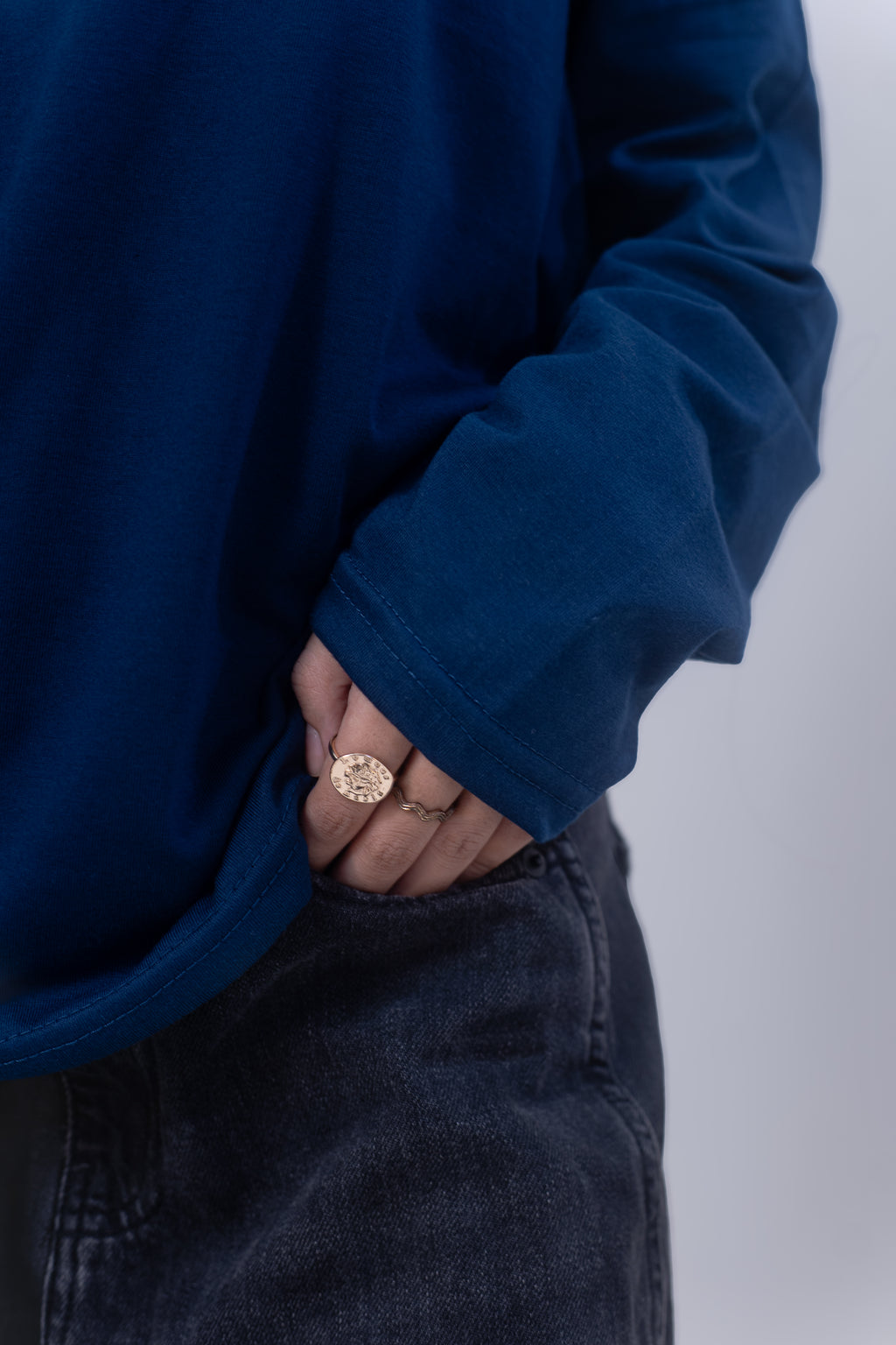 BASIC FULL SLEEVES T-SHIRT