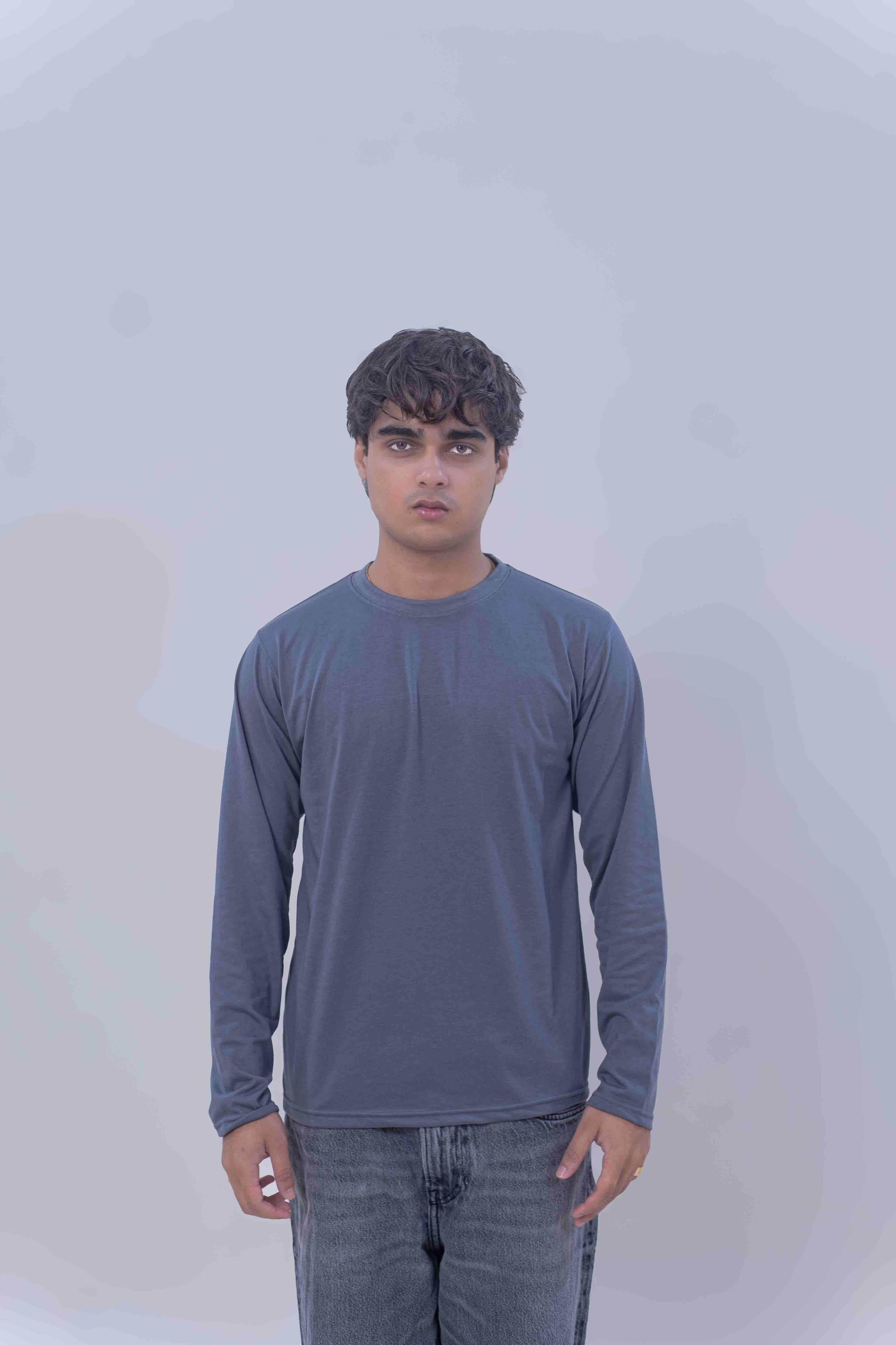 BASIC FULL SLEEVES T-SHIRT