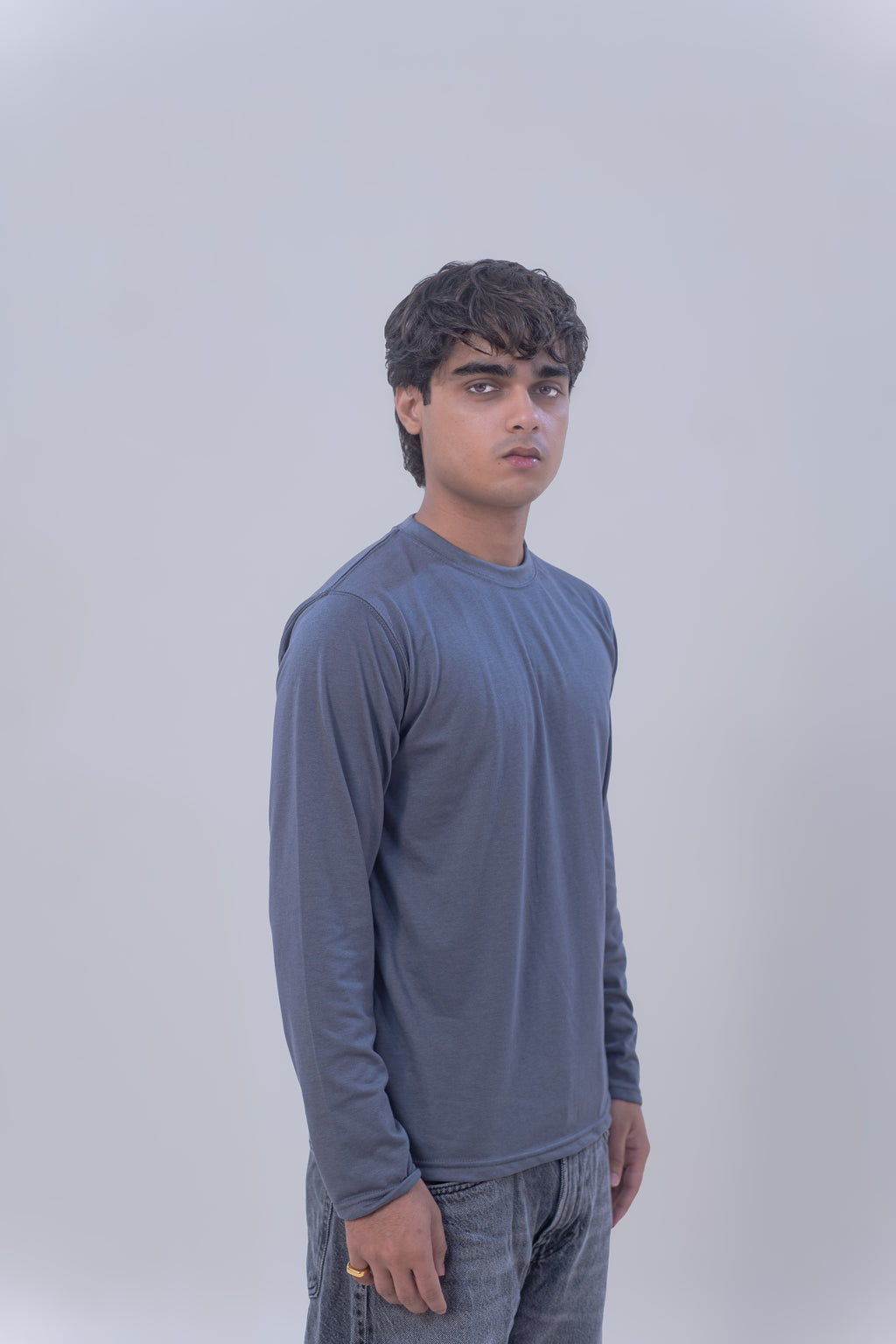 BASIC FULL SLEEVES T-SHIRT