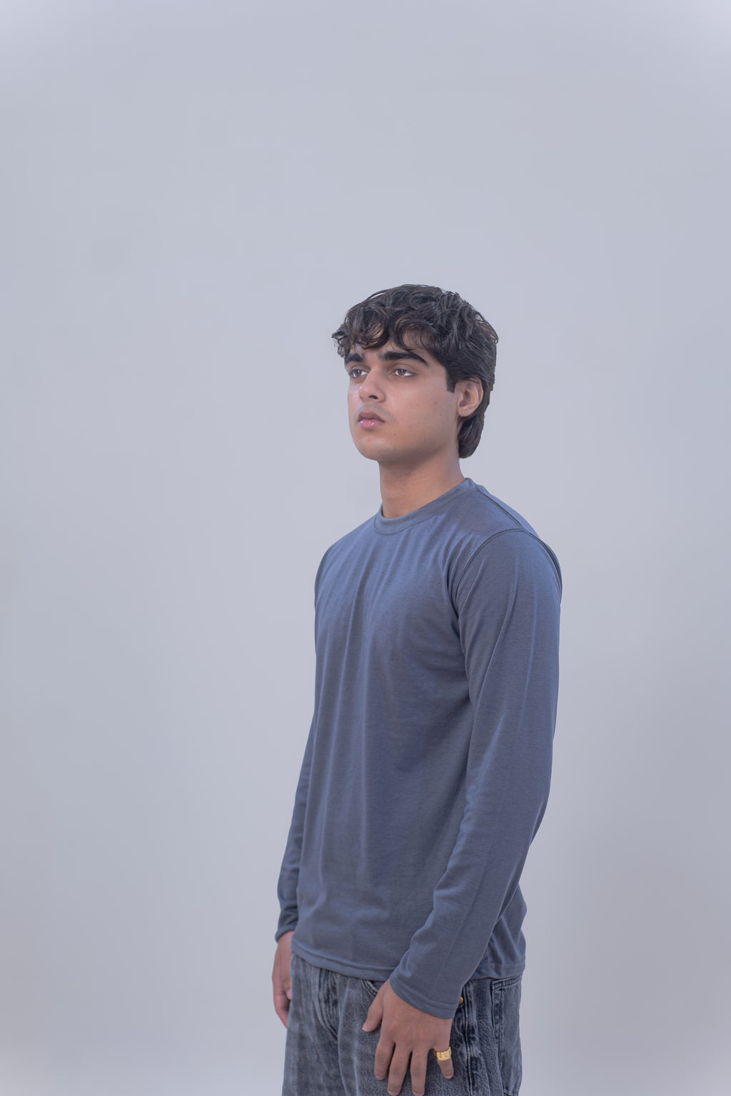 BASIC FULL SLEEVES T-SHIRT