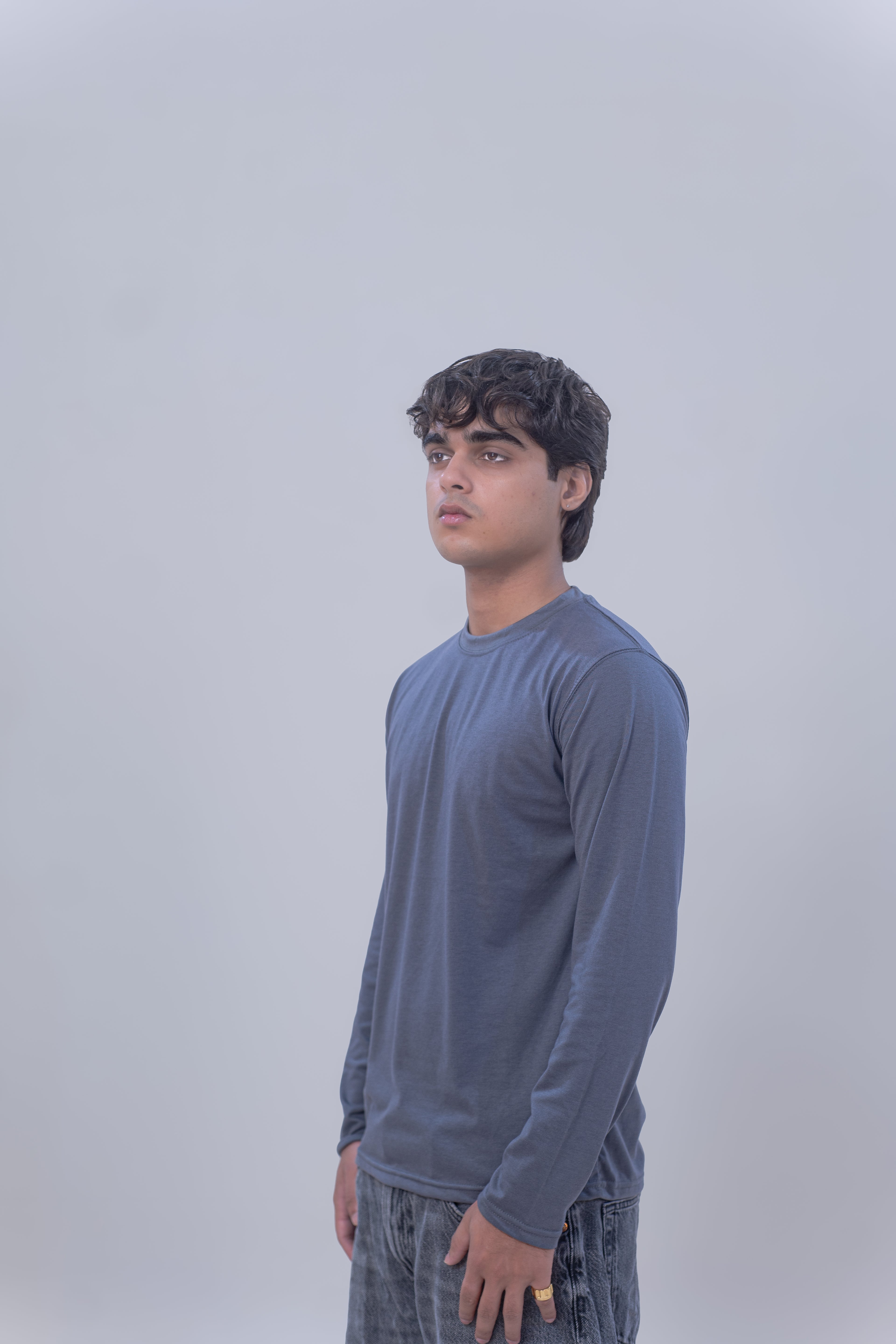 BASIC FULL SLEEVES T-SHIRT