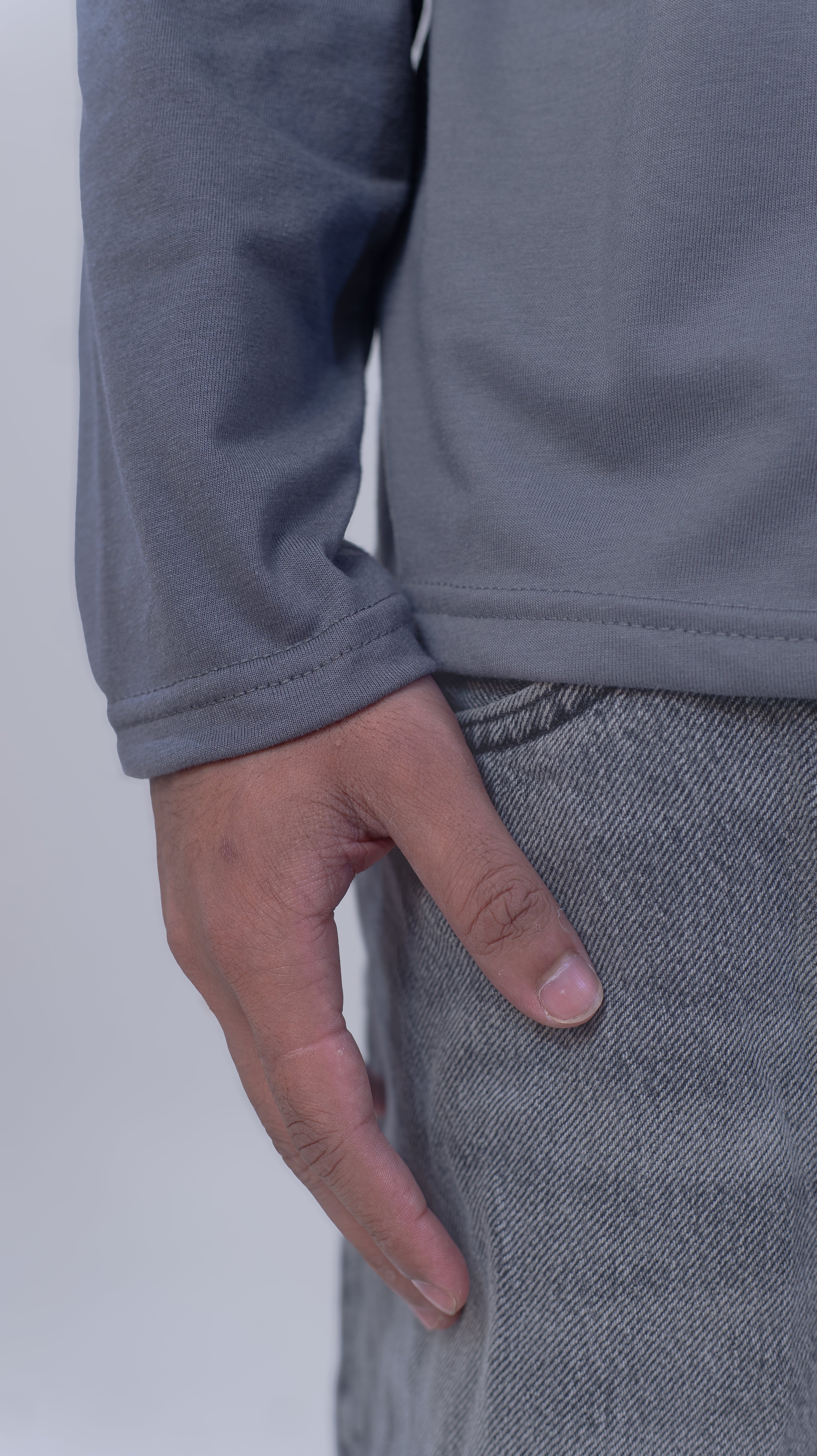 BASIC FULL SLEEVES T-SHIRT