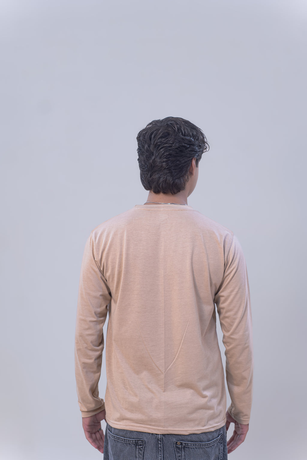 BASIC FULL SLEEVES T-SHIRT