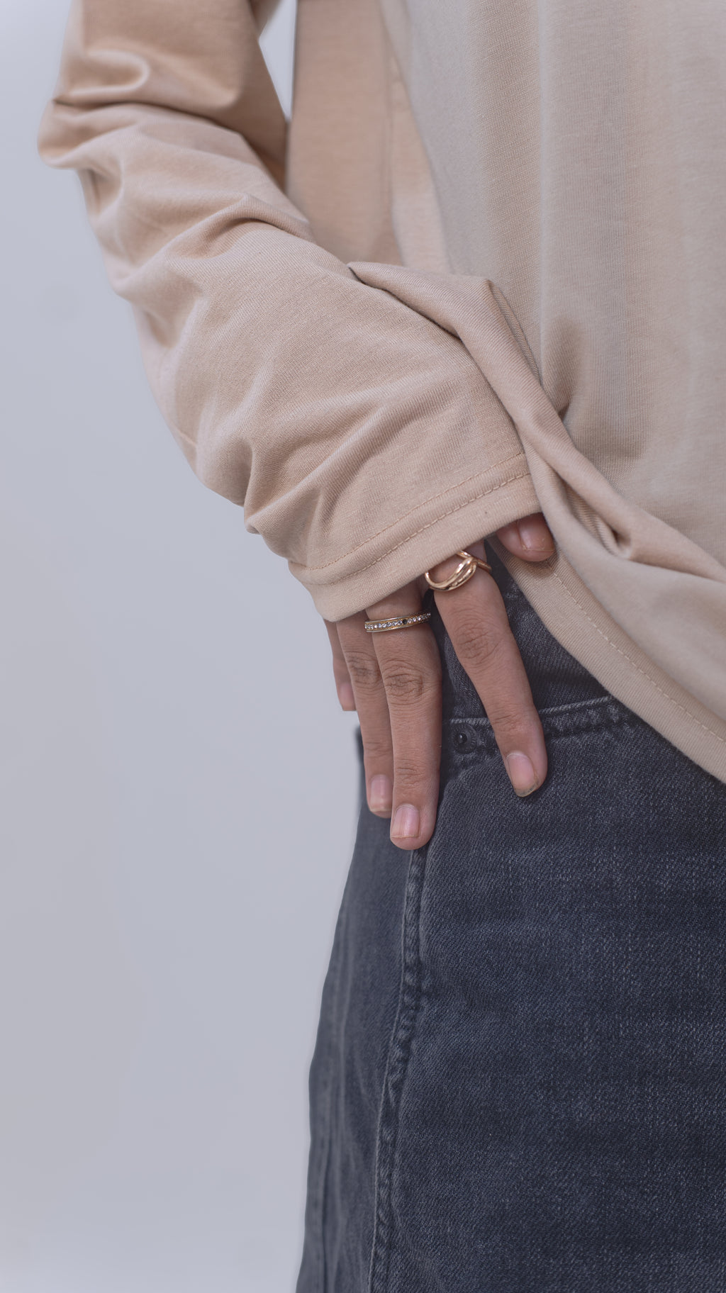 BASIC FULL SLEEVES T-SHIRT