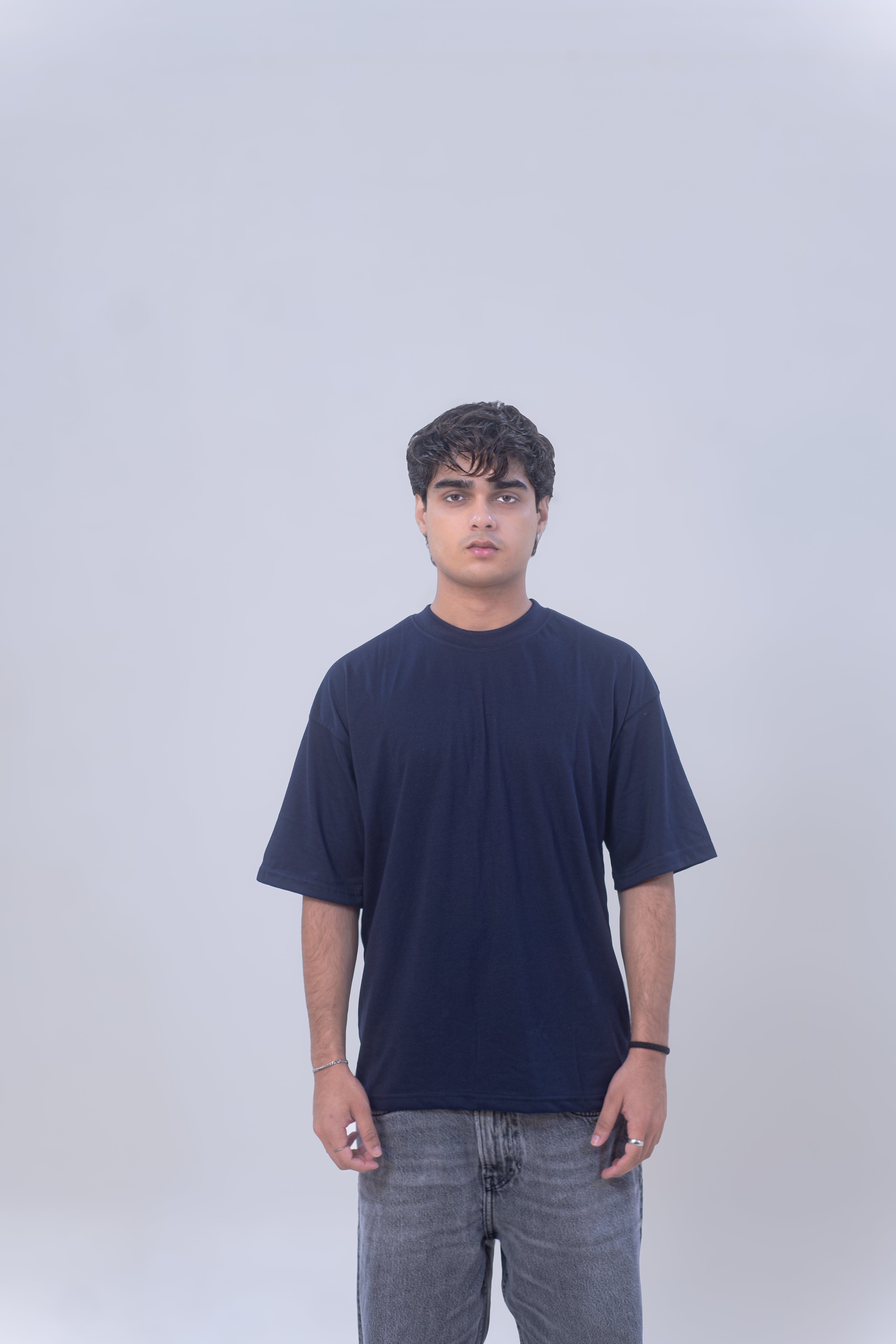 BASIC OVERSIZED T-SHIRT