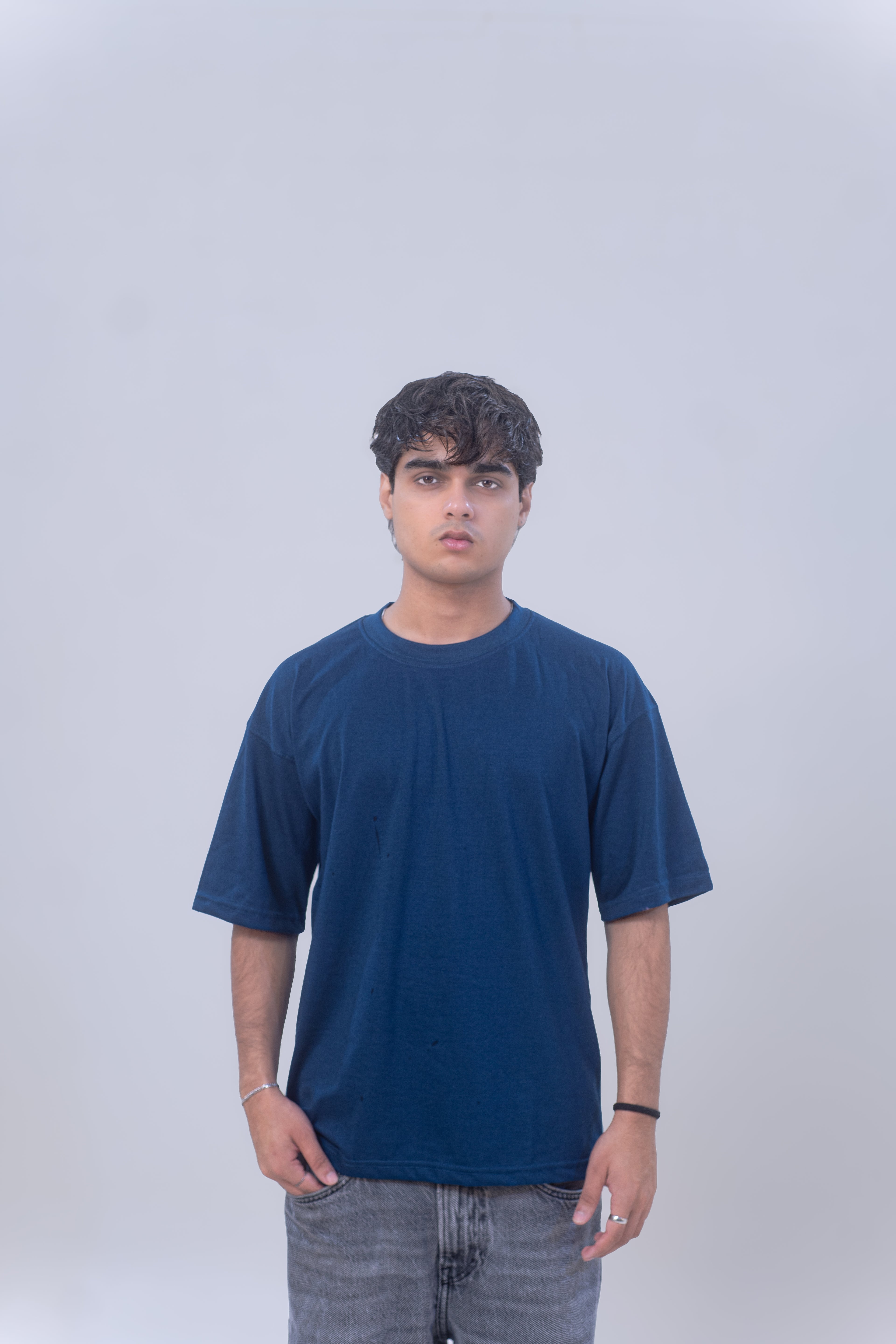 BASIC OVERSIZED T-SHIRT