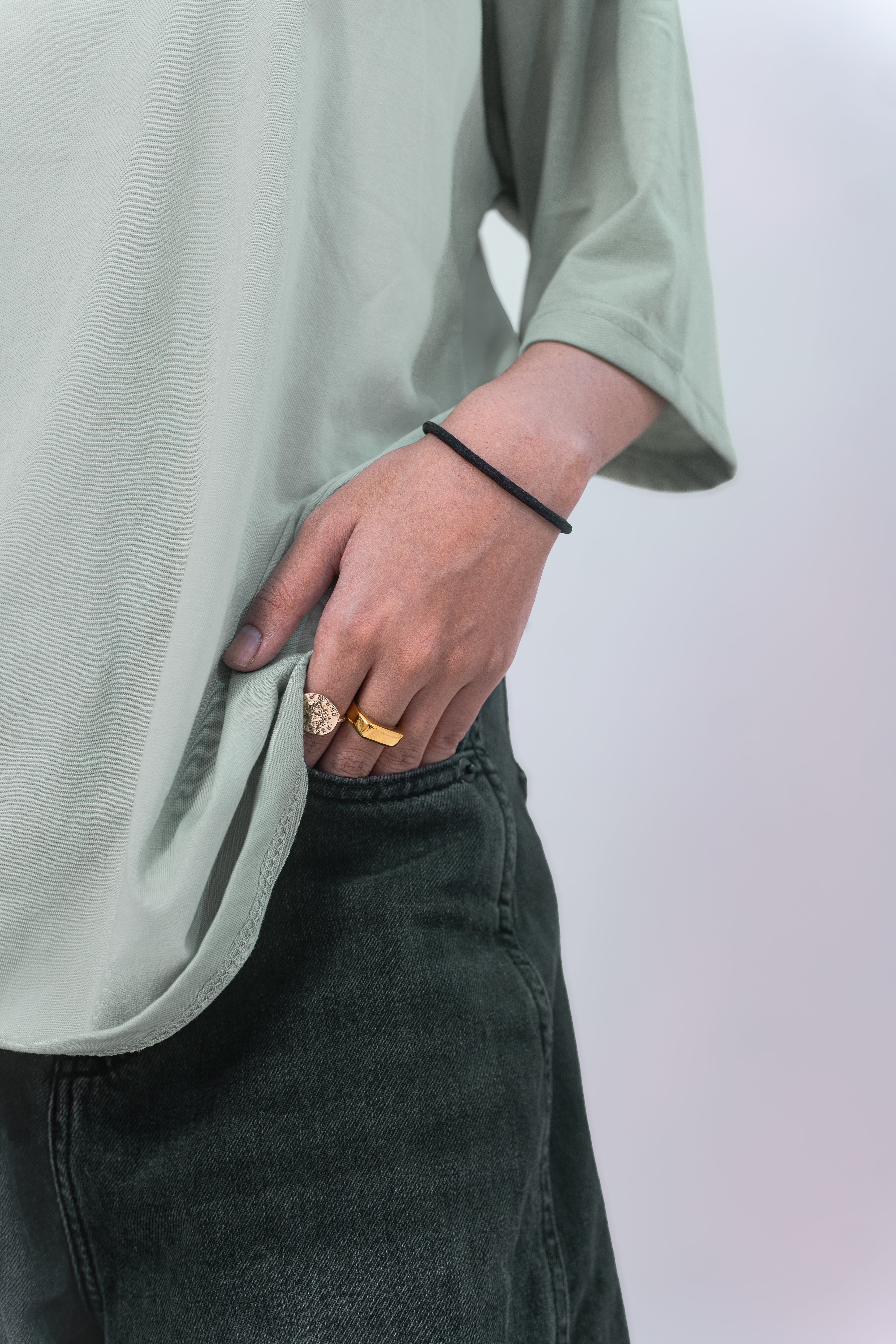 BASIC OVERSIZED T-SHIRT