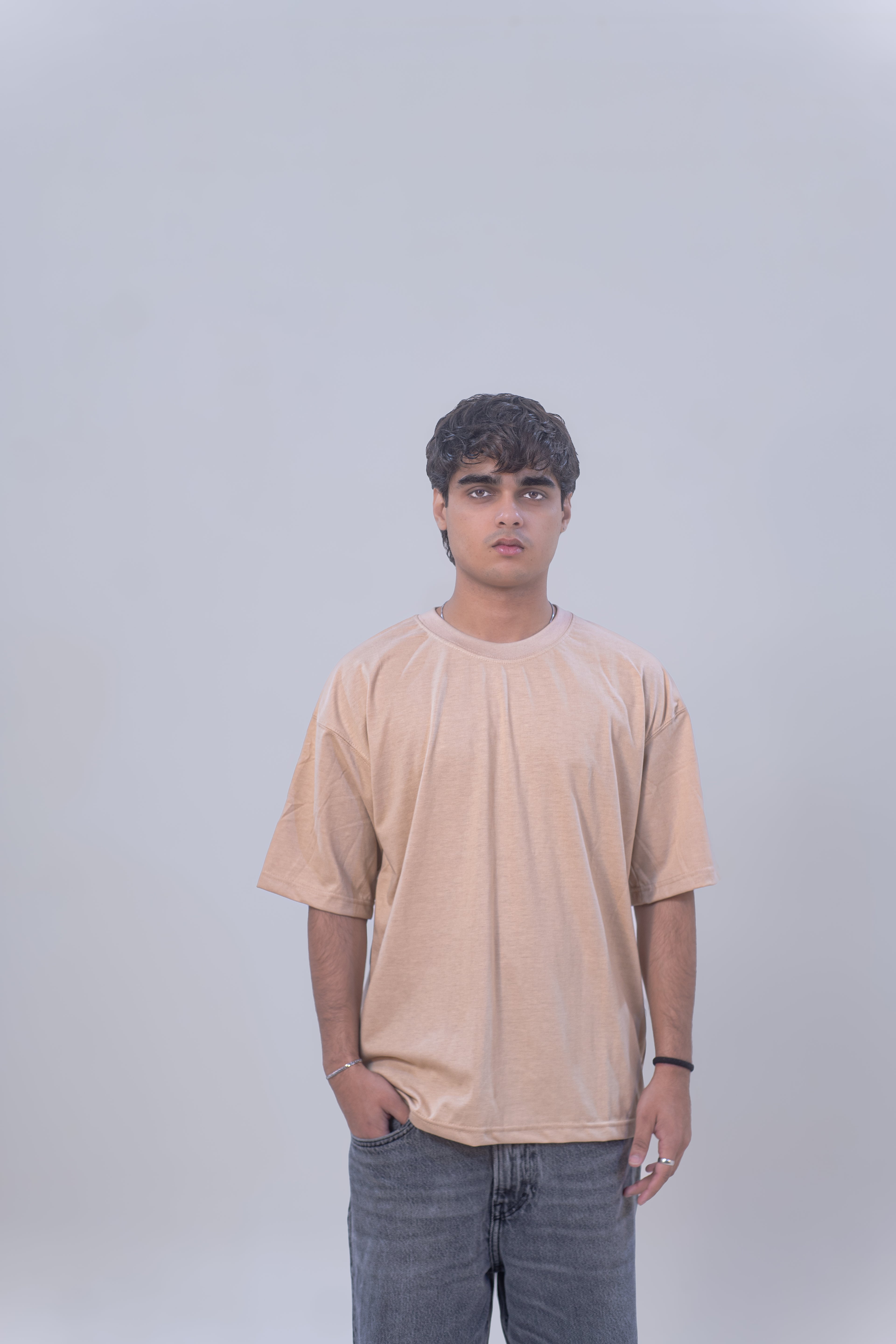 BASIC OVERSIZED T-SHIRT