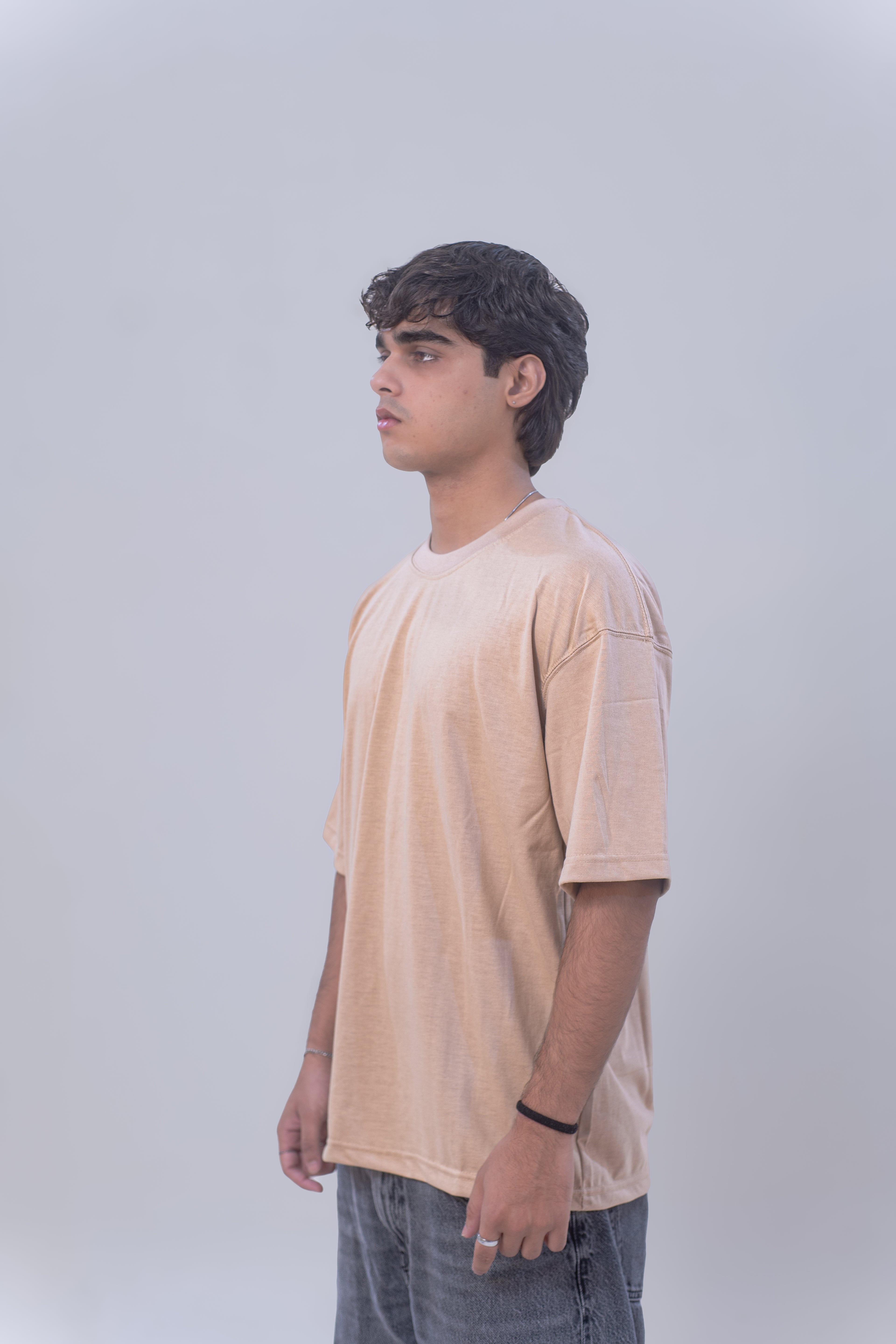 BASIC OVERSIZED T-SHIRT